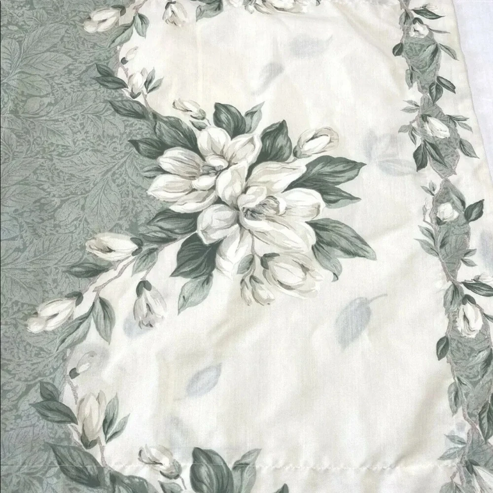 Vintage 1980s Luxury King Pillowcases Shams leaves